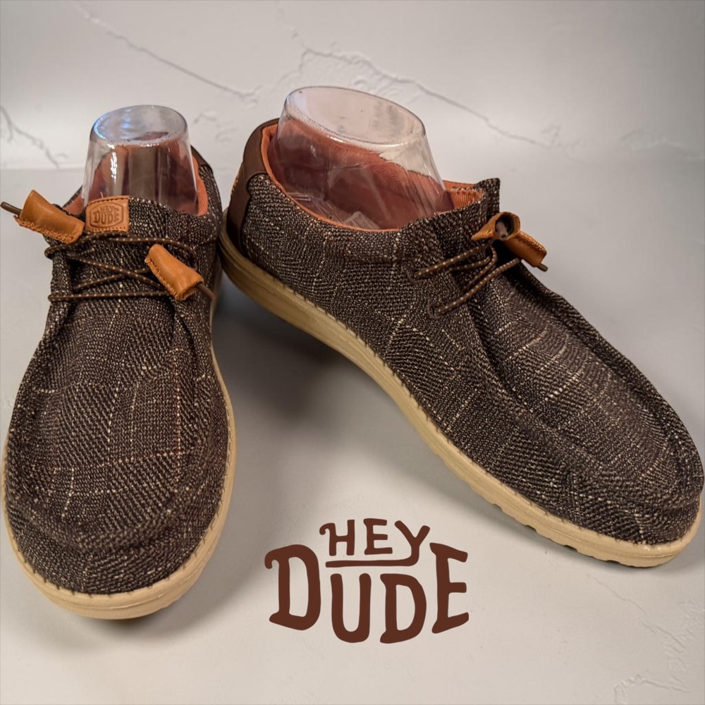 Hey Dude WALLY Brown Plaid Canvas Slip-On Loafers in size 9 or 10 BRAND NEW!